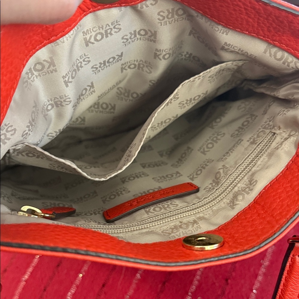 Michael Kors Pebbled Leather crossbody bag EST 1981 Gold hardware. Like New - Picture 12 of 16